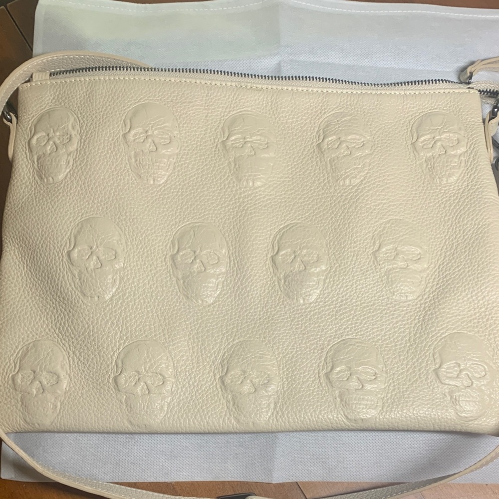 Íopelle Genuine Italian Leather Crossbody Bag